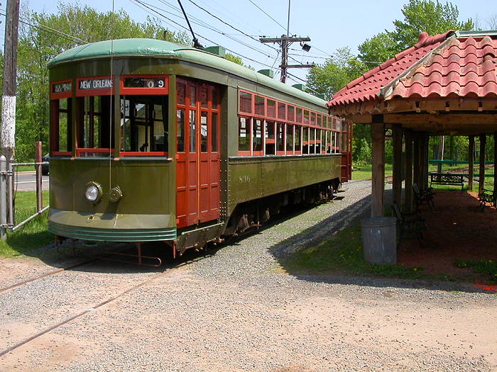 Former_New_Orleans_Car_836_at_the_Connecticut_Trolley_Museum2C_May_2004.jpg